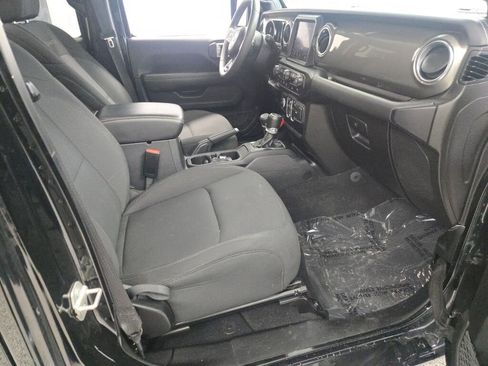 Used 2023 Jeep Wrangler Sahara image 7