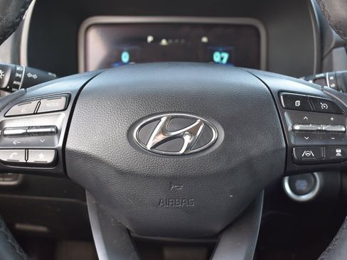 Used 2022 Hyundai Kona Limited image 12