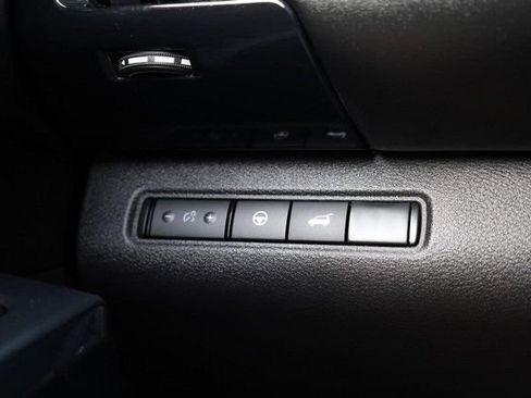 Certified 2025 Nissan Pathfinder SV w/ SV Premium Package AWD/4WD image 19