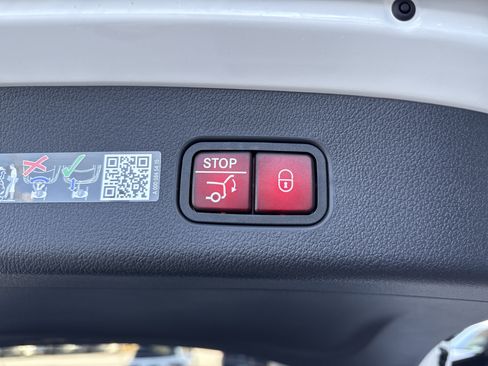 Certified 2026 Mercedes-Benz GLC 300 4MATIC image 13