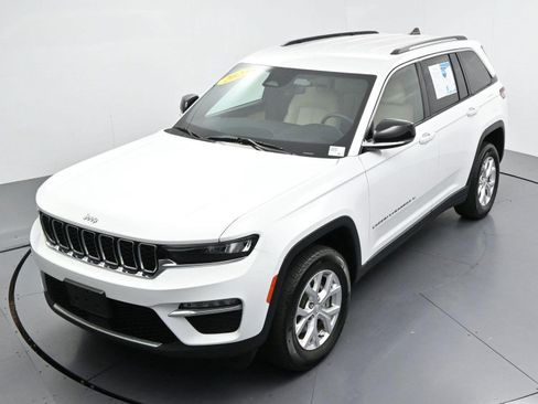 Used 2023 Jeep Grand Cherokee Limited AWD/4WD image 40
