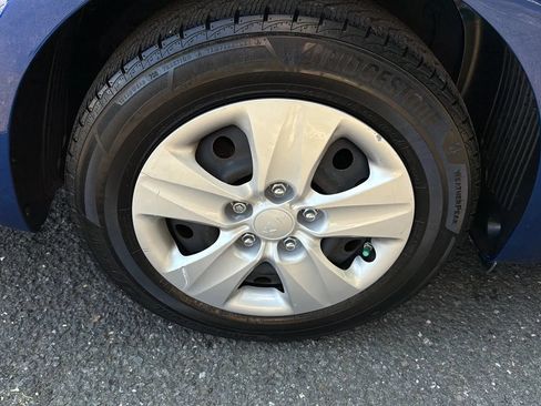 Used 2018 Kia Forte LX FWD image 11