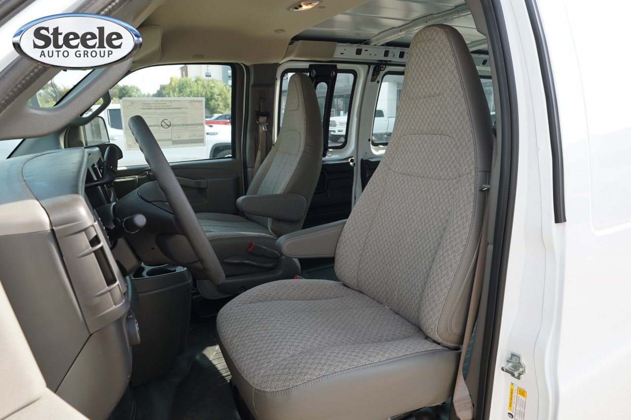 New 2026 GMC Savana 2500 Extended w/ Driver Convenience Package RWD image 17