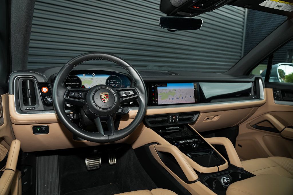 Certified 2024 Porsche Cayenne S AWD/4WD image 32