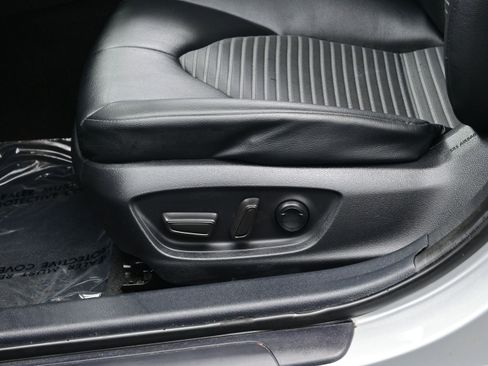 Used 2024 Toyota Camry SE FWD image 11