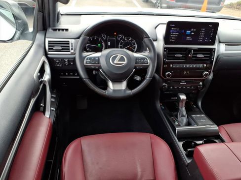 Used 2023 Lexus GX 460 Premium w/ Premium Package image 8