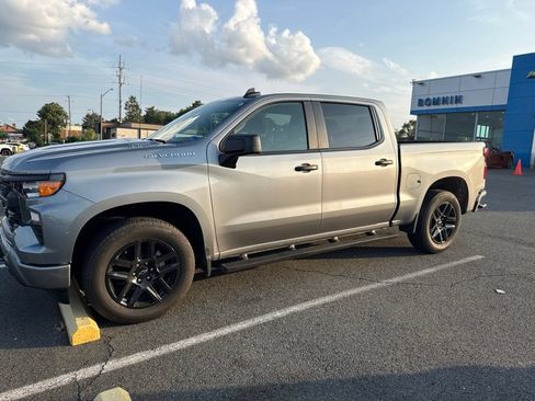 Used 2025 Chevrolet Silverado 1500 Custom RWD image 1