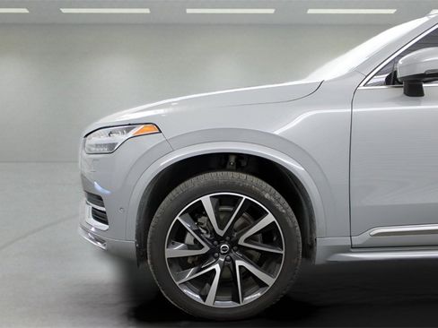 Certified 2025 Volvo XC90 B5 Plus image 33