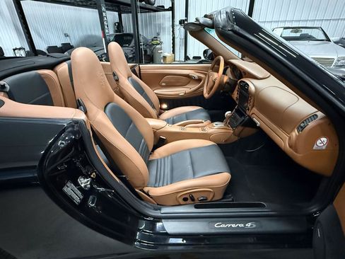 Used 2004 Porsche 911 Carrera 4S AWD/4WD image 21