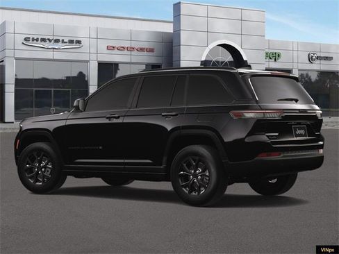 New 2025 Jeep Grand Cherokee Laredo image 4