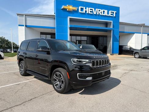 Used 2024 Jeep Wagoneer 4WD w/ Premium Group I image 1