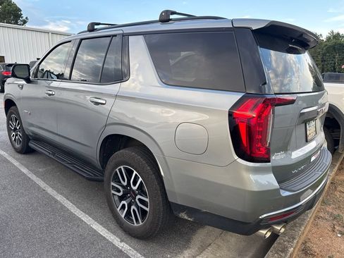 Used 2024 GMC Yukon AT4 w/ Technology Package AWD/4WD image 4