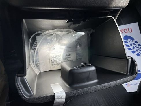 Used 2024 GMC Savana 2500 w/ Driver Convenience Package image 21