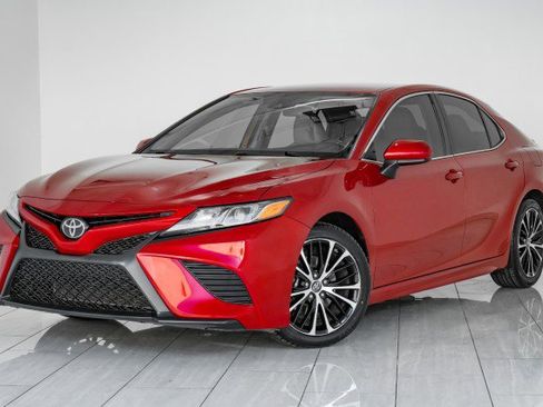 Used 2019 Toyota Camry SE image 4
