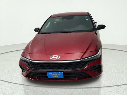 Used 2025 Hyundai Elantra Sport FWD image 2