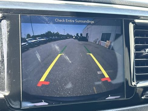 Used 2018 Chrysler Pacifica Touring Plus w/ S Appearance Package FWD image 22