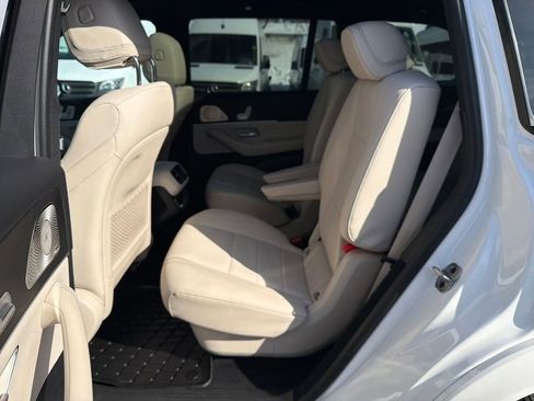 Used 2025 Mercedes-Benz GLS 450 4MATIC image 28