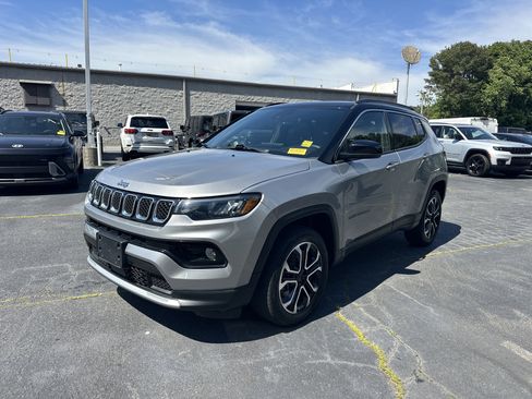 Used 2023 Jeep Compass Limited w/ Sun and Sound Group AWD/4WD image 5