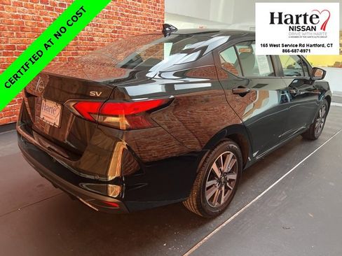 Used 2023 Nissan Versa SV image 4