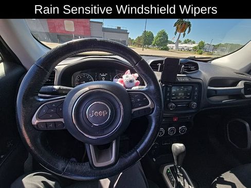 Used 2017 Jeep Renegade Latitude w/ Cold Weather Group AWD/4WD image 17