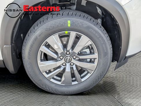 New 2025 Nissan Pathfinder SV w/ SV Premium Package image 27