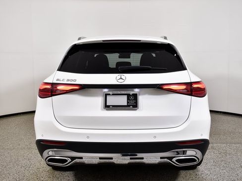Certified 2025 Mercedes-Benz GLC 300 image 6