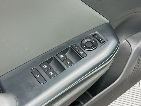 Used 2025 Kia K4 LXS image 15