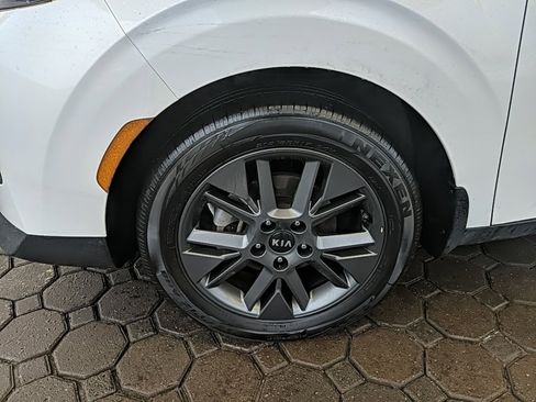 Used 2020 Kia Soul EX image 11