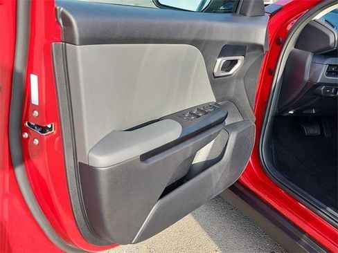 New 2025 Kia K4 LXS image 9