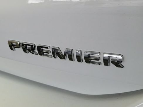 Used 2024 Chevrolet Equinox Premier w/ LPO, Floor Liner Package FWD image 8