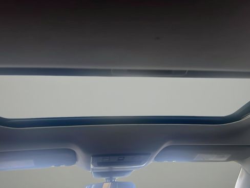 Used 2024 Nissan Sentra SR w/ SR Premium Package image 22