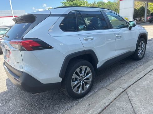 Used 2023 Toyota RAV4 XLE Premium FWD image 3