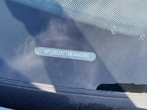 Used 2021 Porsche Cayenne S image 38