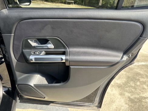 Certified 2021 Mercedes-Benz GLB 250 w/ Premium Package image 12