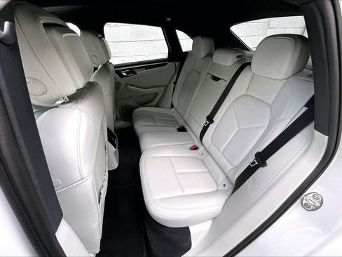 Certified 2025 Porsche Macan S AWD/4WD image 22
