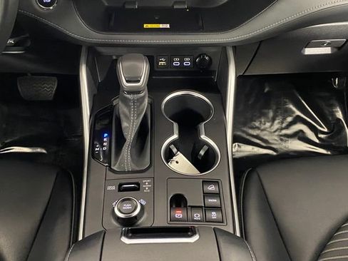 Used 2023 Toyota Highlander XSE image 19