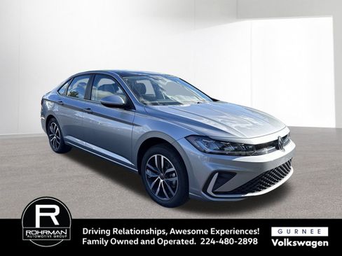 New 2025 Volkswagen Jetta SE image 2