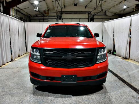 Used 2016 Chevrolet Suburban LT RWD image 2