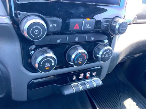 Used 2025 RAM 1500 Lone Star AWD/4WD image 32