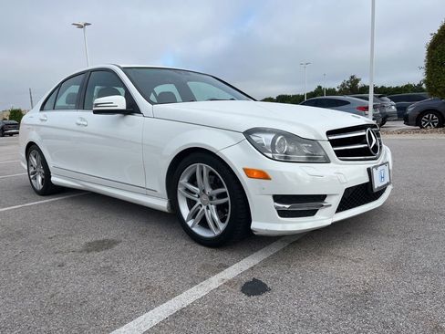 Used 2013 Mercedes-Benz C 250 Sedan image 3