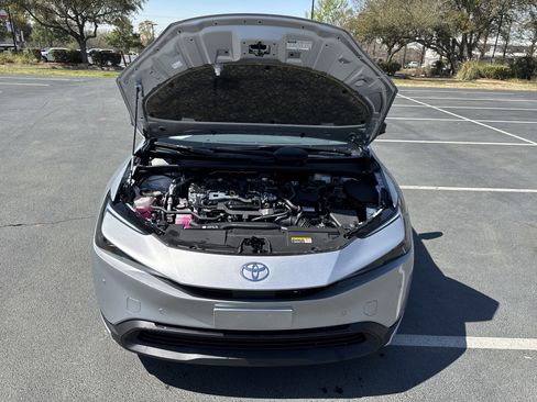 New 2024 Toyota Prius LE image 38