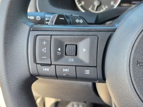 Certified 2025 Nissan Pathfinder S FWD image 31