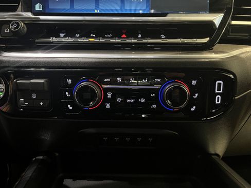 Used 2026 Chevrolet Silverado 2500 High Country w/ Midnight Edition AWD/4WD image 28