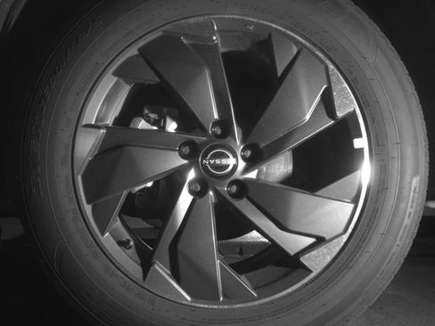Used 2025 Nissan Rogue SV FWD image 15