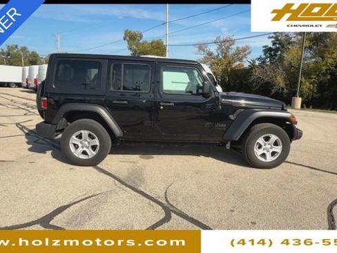 Used 2022 Jeep Wrangler Unlimited Sport image 2