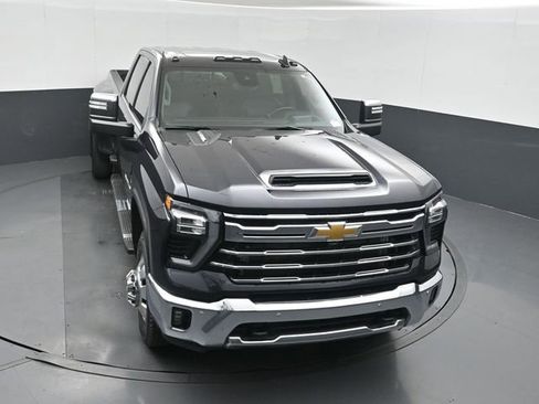 Used 2024 Chevrolet Silverado 3500 LTZ w/ LTZ Plus Package AWD/4WD image 37