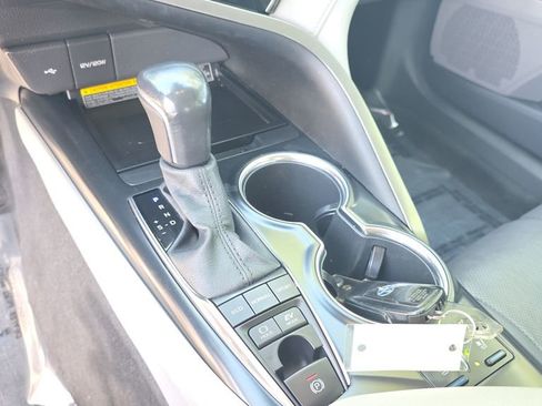 Used 2020 Toyota Camry XLE w/ Driver Assist Package image 18