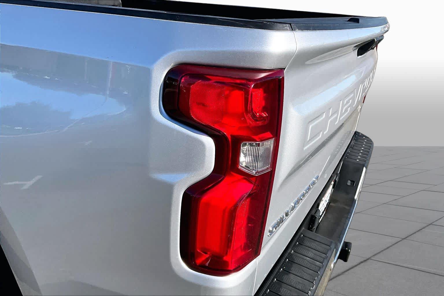 Used 2022 Chevrolet Silverado 1500 LTZ AWD/4WD image 28