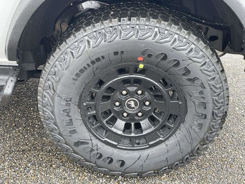New 2026 Ford Bronco Outer Banks w/ Sasquatch Package AWD/4WD image 9