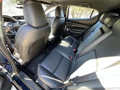 Used 2019 MAZDA MAZDA3 Base 4dr Hatchback image 23